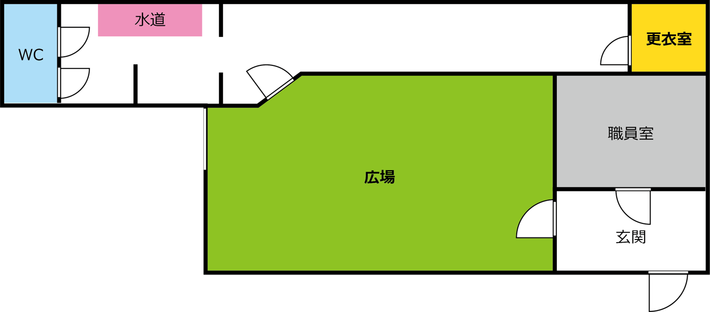 台原の間取り。一番広い部屋が広場で、職員室・キッチンスペースがあります